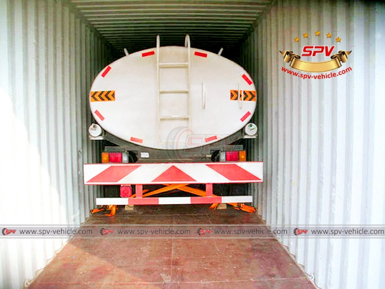 Water Tanker Truck ISUZU - Loading